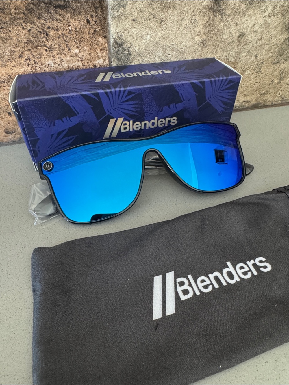 Blenders Millenia X2: Dark Smoke. Unisex / Men’s